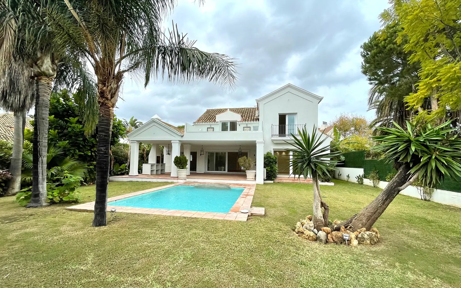 Detached villa for sale in Guadalmina Baja, Marbella